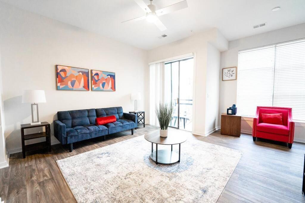 Luxury Apartment Wifi, Gym, Pool, Shops & Food! Unit 329 シャーロット エクステリア 写真