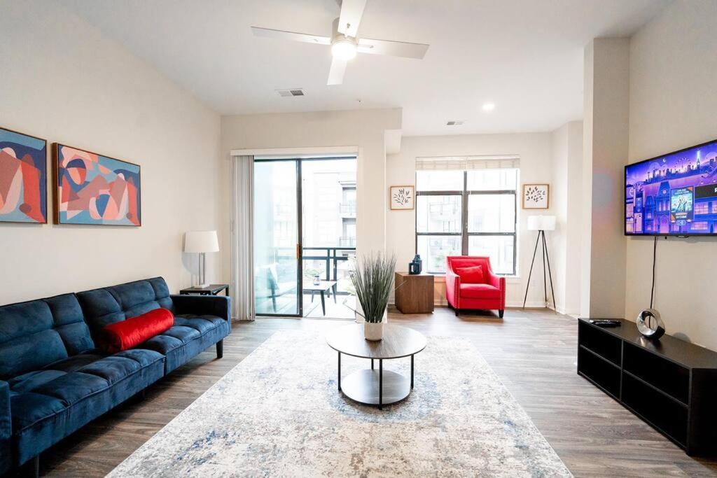 Luxury Apartment Wifi, Gym, Pool, Shops & Food! Unit 329 シャーロット エクステリア 写真