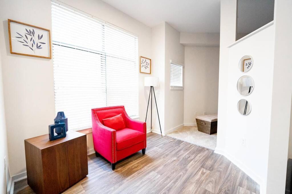 Luxury Apartment Wifi, Gym, Pool, Shops & Food! Unit 329 シャーロット エクステリア 写真